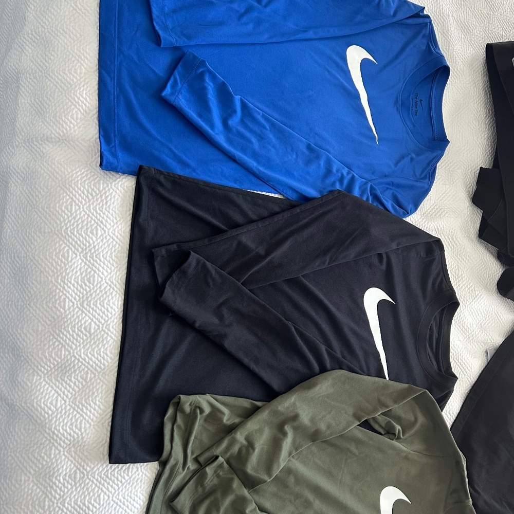 Nike Big Kids Dri Fit Long Sleeve T Shirt The Legend M